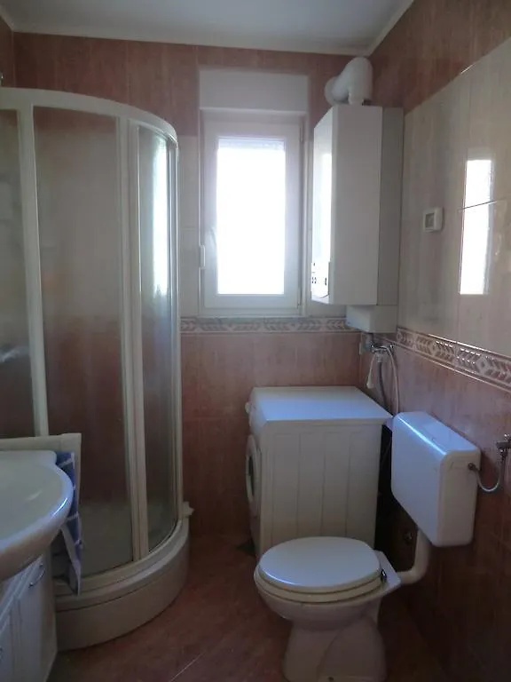 Apartment Popovic Pula 0*,